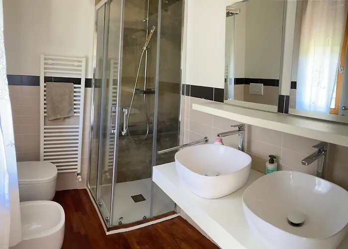 A Due Passi Dal Ponte Vecchio Апартаменты *